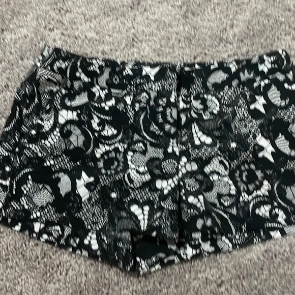 Shorts - Picture 1 of 2